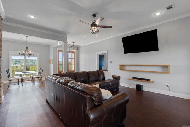 9 Castlepines Drive, Greenbrier, AR 72058