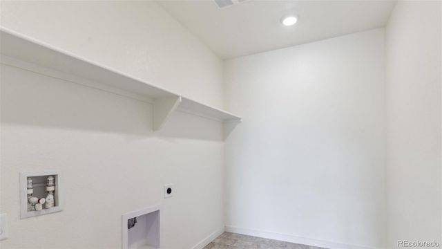 43042 Castle Stuart Street, Elizabeth, CO 80107
