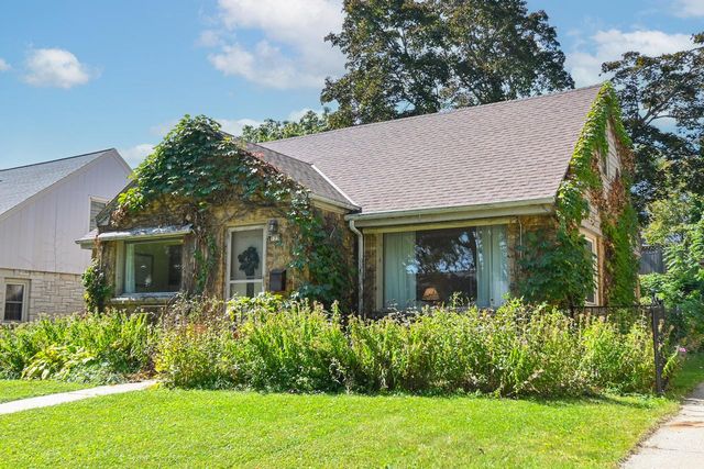 133 N 85th STREET, Wauwatosa, WI 53226