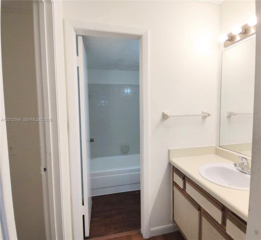 4241 W Mcnab Road 27, Pompano Beach, FL 33069