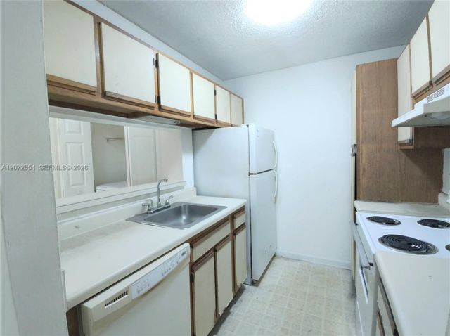 4241 W Mcnab Road 27, Pompano Beach, FL 33069