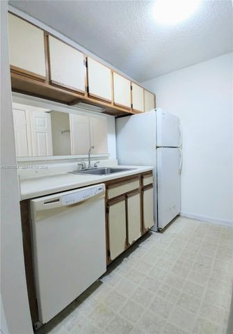 4241 W Mcnab Road 27, Pompano Beach, FL 33069