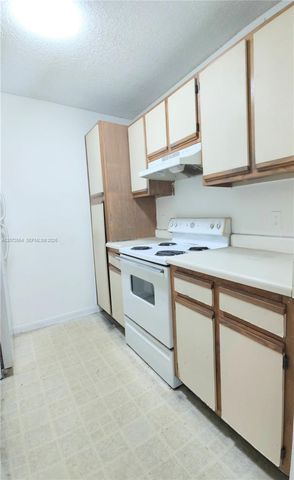 4241 W Mcnab Road 27, Pompano Beach, FL 33069
