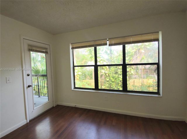 4241 W Mcnab Road 27, Pompano Beach, FL 33069