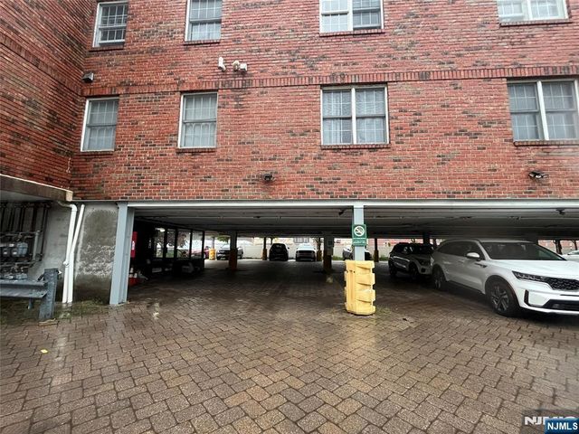 65 Fairview Street 2K, Palisades Park, NJ 07650