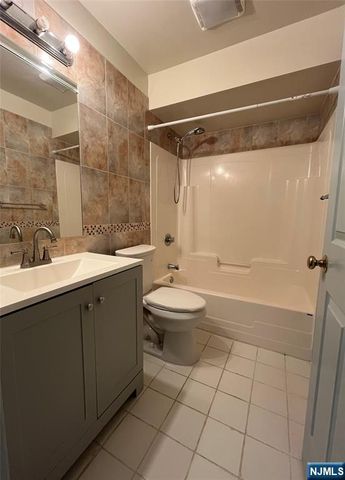 65 Fairview Street 2K, Palisades Park, NJ 07650
