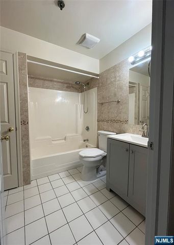 65 Fairview Street 2K, Palisades Park, NJ 07650