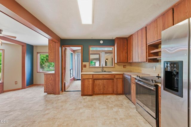 782 Covered Bridge Road, Rogue River, OR 97537
