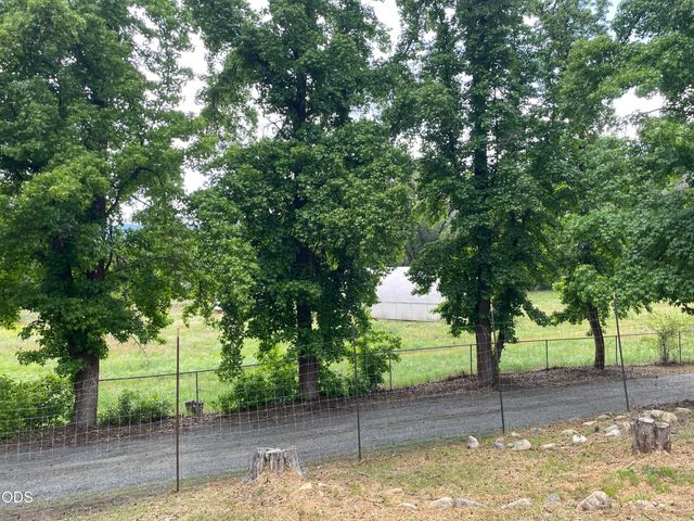 782 Covered Bridge Road, Rogue River, OR 97537