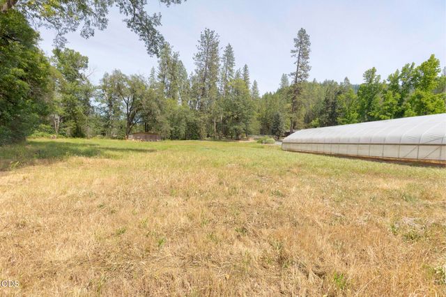 782 Covered Bridge Road, Rogue River, OR 97537