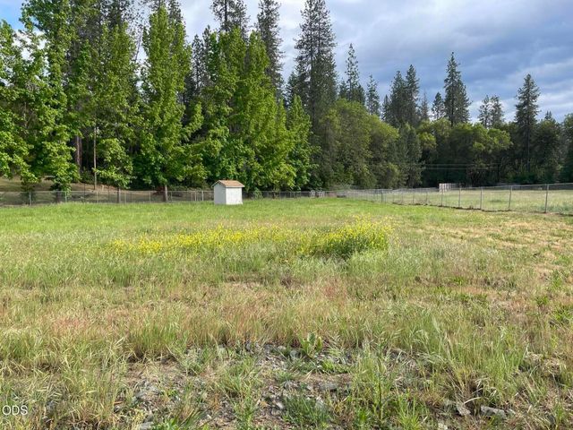 782 Covered Bridge Road, Rogue River, OR 97537