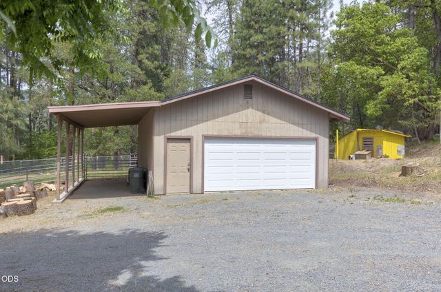 782 Covered Bridge Road, Rogue River, OR 97537