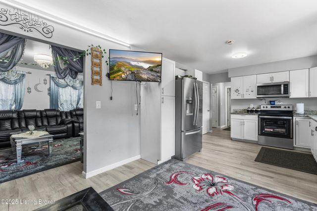 6206 Tabor Dr, Louisville, KY 40218