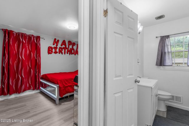 6206 Tabor Dr, Louisville, KY 40218