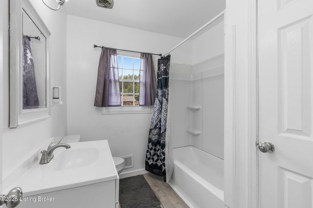 6206 Tabor Dr, Louisville, KY 40218