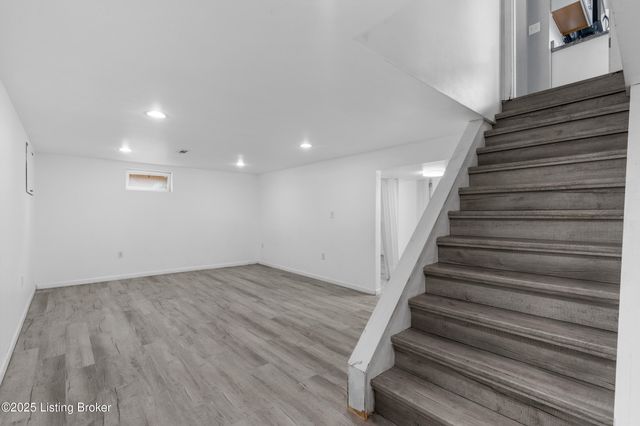 6206 Tabor Dr, Louisville, KY 40218