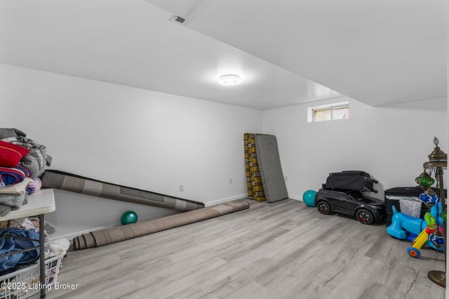 6206 Tabor Dr, Louisville, KY 40218