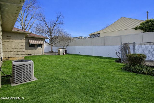 34 Douglas Street, Sayreville, NJ 08872