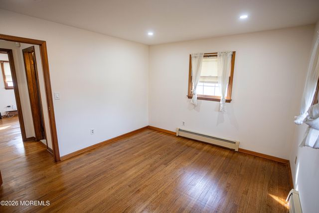 34 Douglas Street, Sayreville, NJ 08872