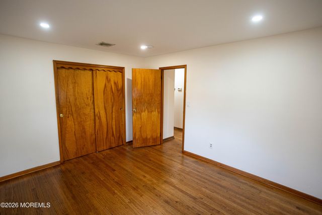 34 Douglas Street, Sayreville, NJ 08872