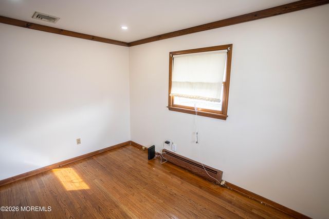 34 Douglas Street, Sayreville, NJ 08872