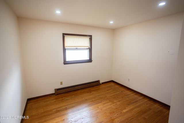 34 Douglas Street, Sayreville, NJ 08872