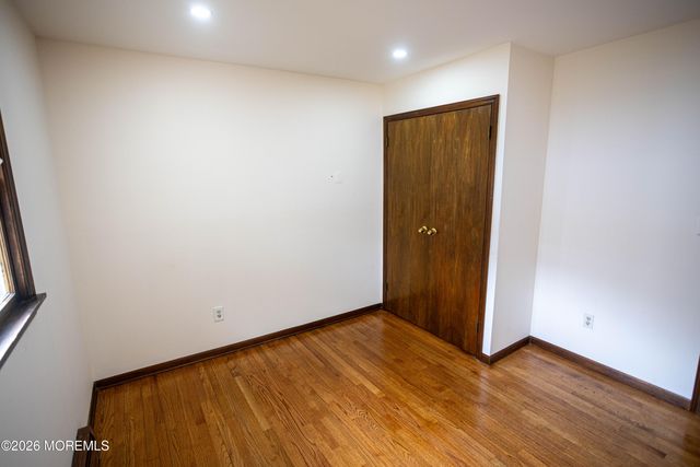 34 Douglas Street, Sayreville, NJ 08872