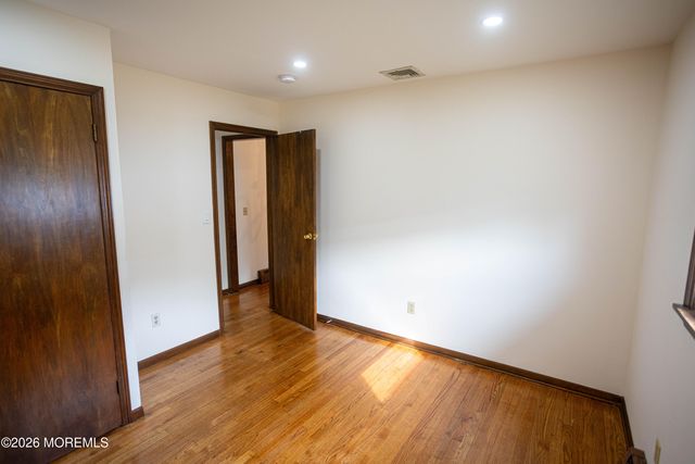 34 Douglas Street, Sayreville, NJ 08872