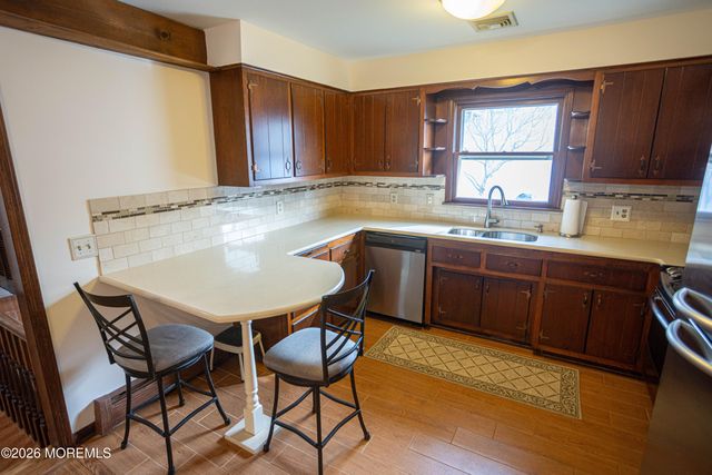 34 Douglas Street, Sayreville, NJ 08872