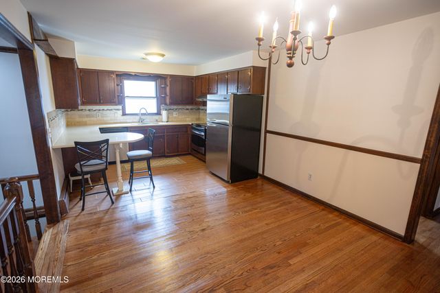 34 Douglas Street, Sayreville, NJ 08872