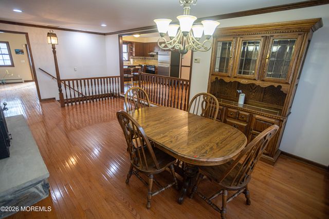 34 Douglas Street, Sayreville, NJ 08872