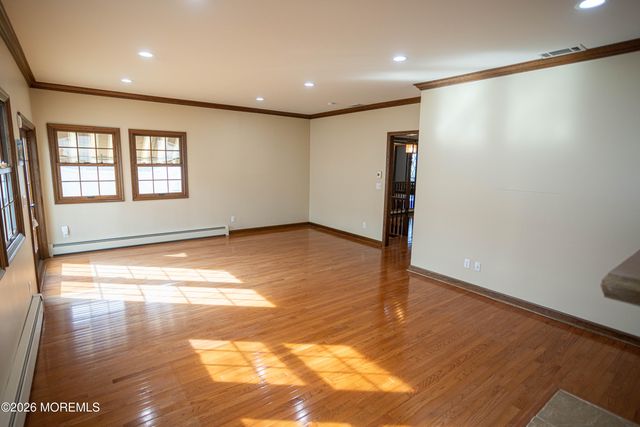 34 Douglas Street, Sayreville, NJ 08872