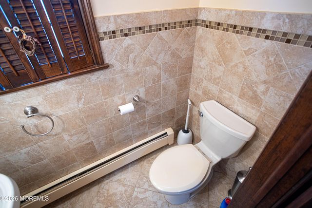 34 Douglas Street, Sayreville, NJ 08872