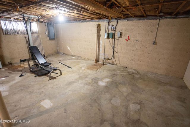 34 Douglas Street, Sayreville, NJ 08872