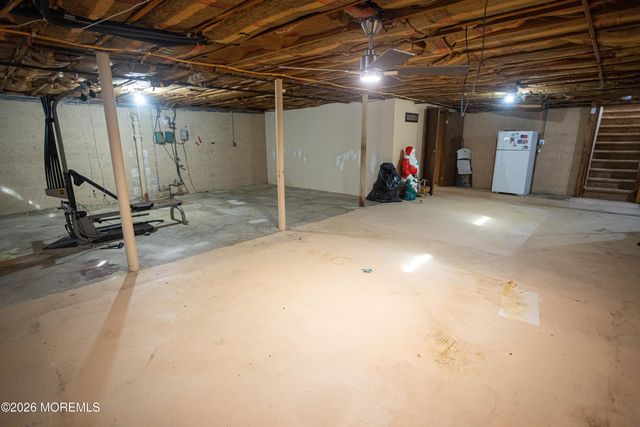 34 Douglas Street, Sayreville, NJ 08872