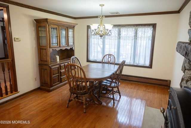 34 Douglas Street, Sayreville, NJ 08872