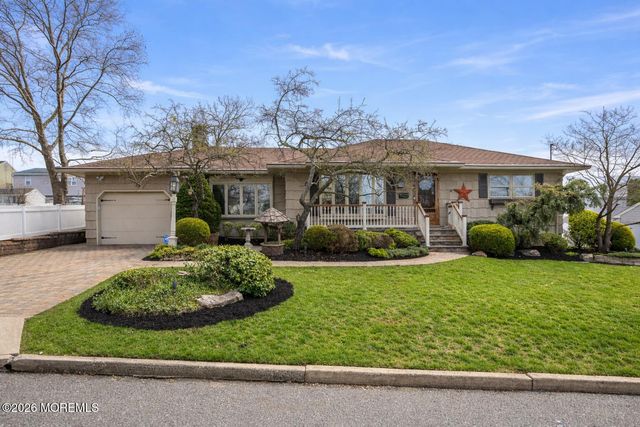 34 Douglas Street, Sayreville, NJ 08872