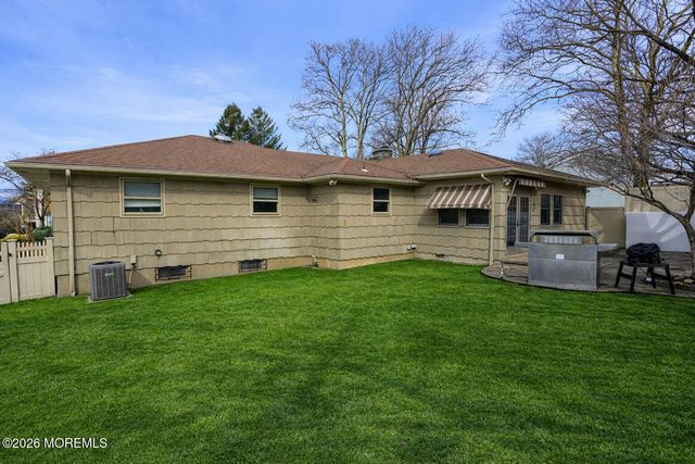 34 Douglas Street, Sayreville, NJ 08872