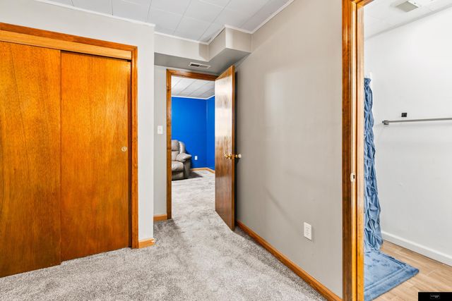 12941 Crown Point Avenue, Omaha, NE 68164