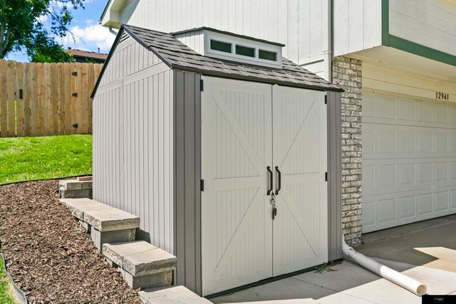 12941 Crown Point Avenue, Omaha, NE 68164