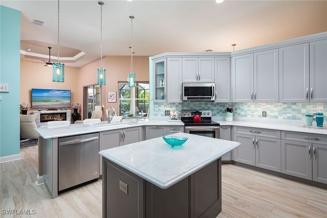 10304 Wishing Stone CT, Bonita Springs, FL 34135