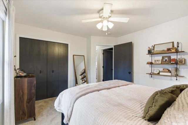 127 Thomson Lane, Oregon, WI 53575