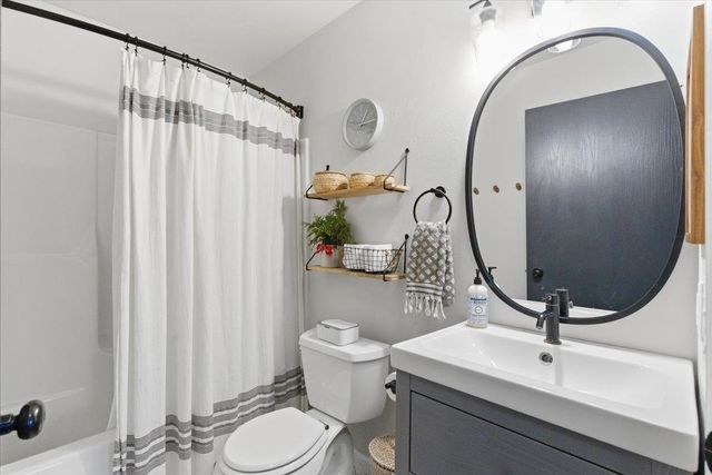 127 Thomson Lane, Oregon, WI 53575