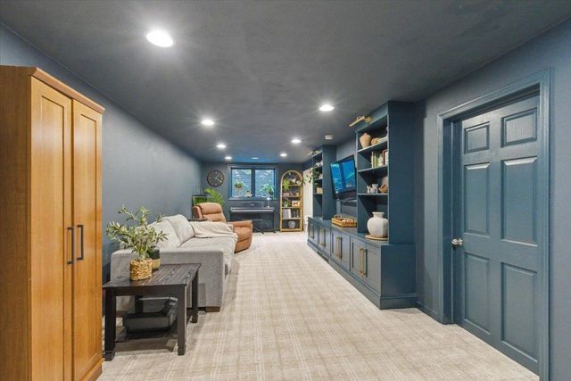 127 Thomson Lane, Oregon, WI 53575