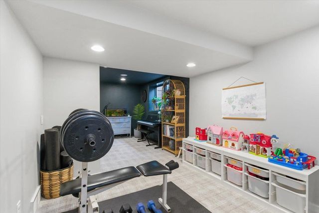 127 Thomson Lane, Oregon, WI 53575