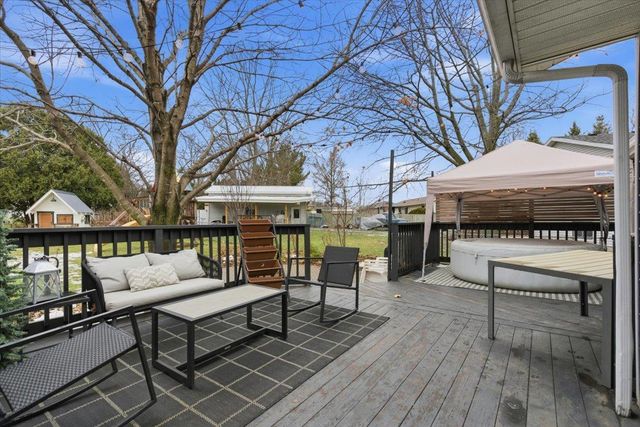 127 Thomson Lane, Oregon, WI 53575