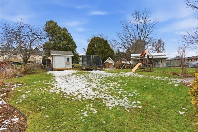 127 Thomson Lane, Oregon, WI 53575