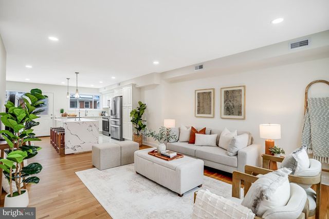 720 DECATUR ST NE, Washington, DC 20017