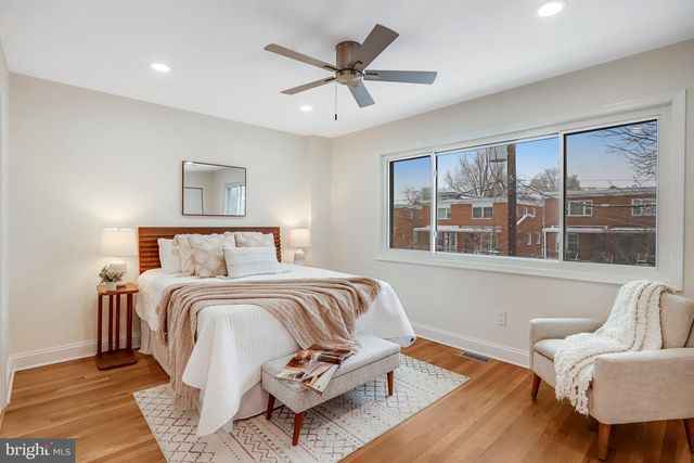 720 DECATUR ST NE, Washington, DC 20017