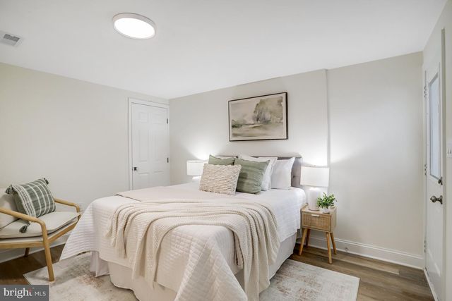 720 DECATUR ST NE, Washington, DC 20017